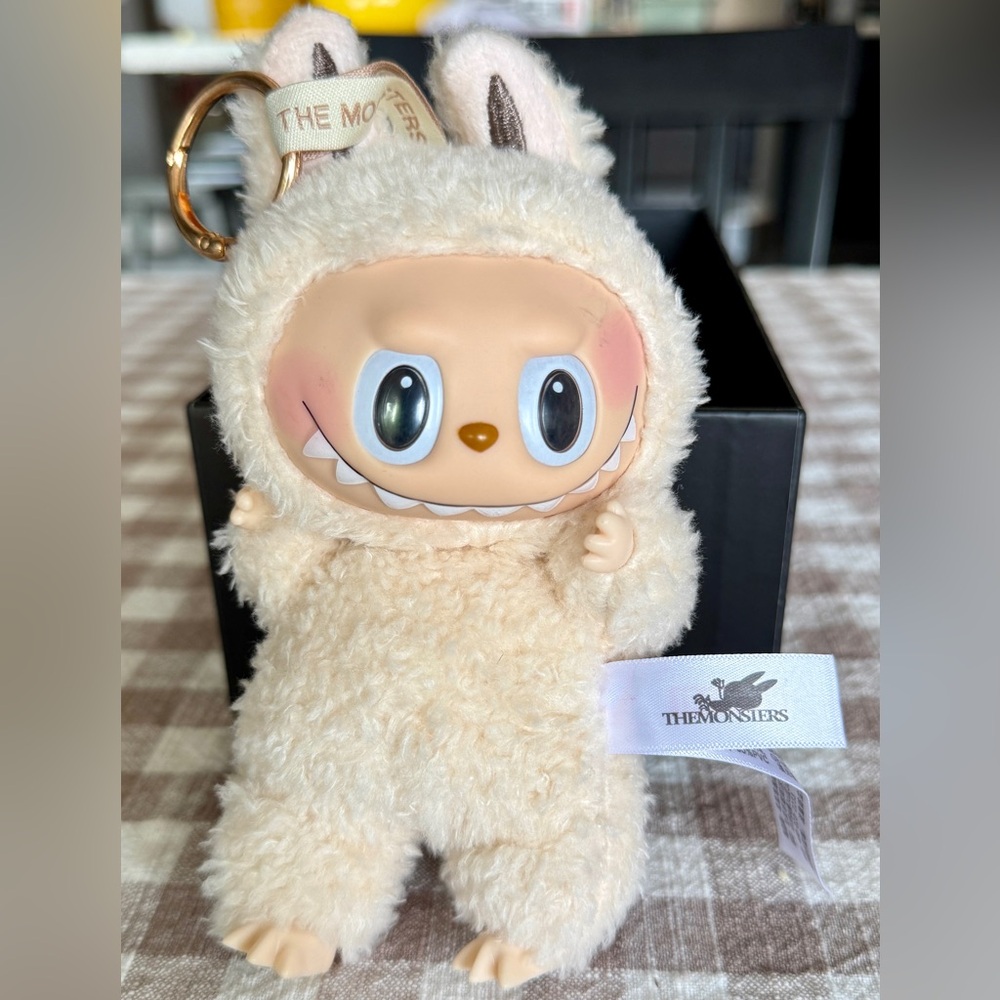 LABUBU - The Monsters Exciting Macaron // Soymilk // New // No Box